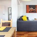 Urban Rooftop Apartment - Berlin Mitte - A C